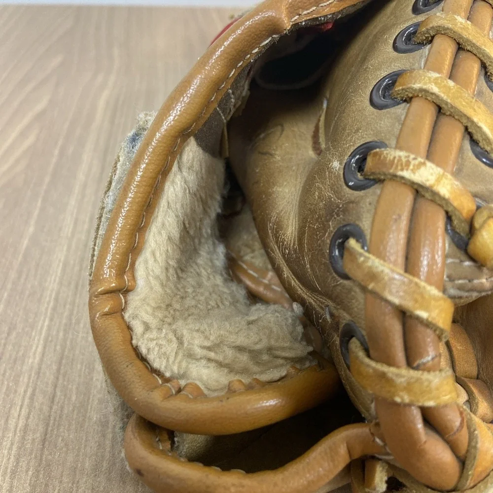 Advantage A's Baseball Catchers Mitt Glove Leather Rawhide Professional Oakland